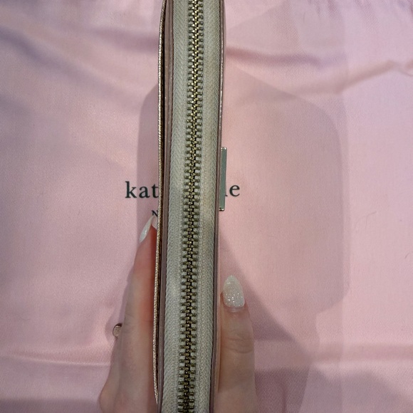 Kate Spade Metallic Rose Gold Long Wallet - Picture 5 of 14